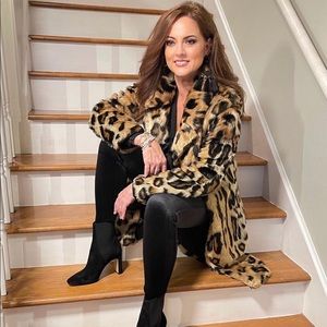 Meet your Posher, Angelia